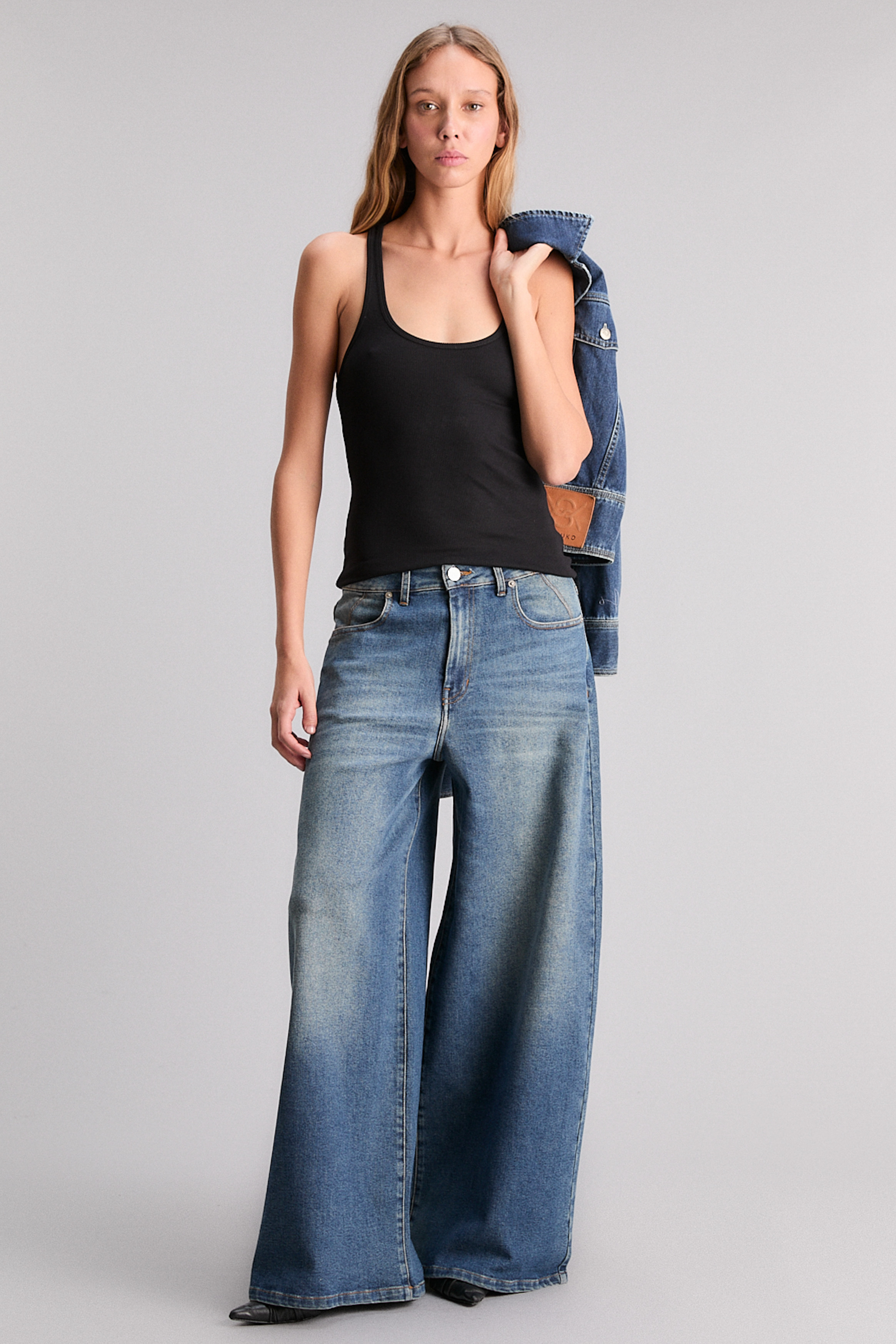 MUSCULOSA DREAMING OF US