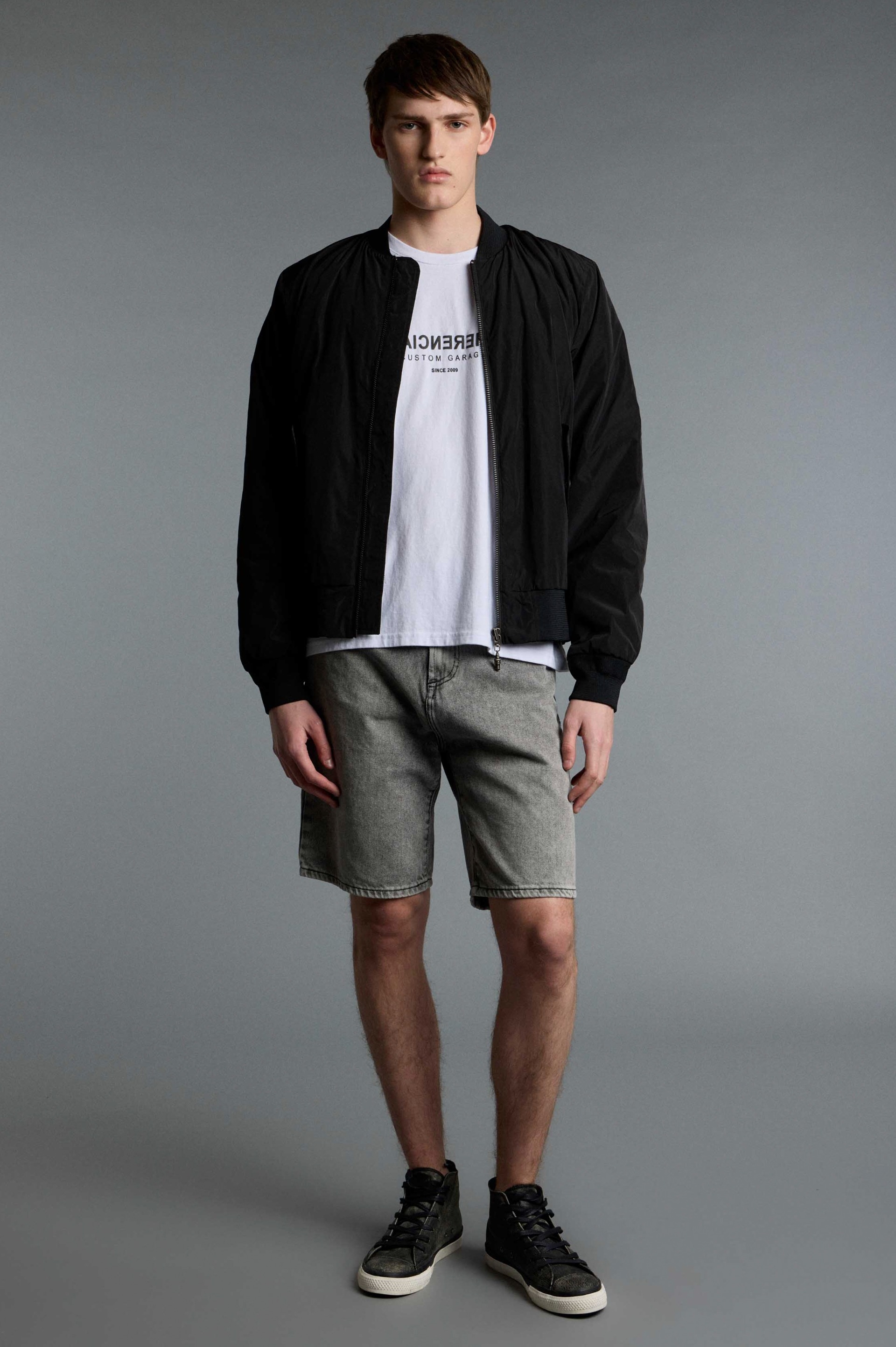 BERMUDA BOX GREY