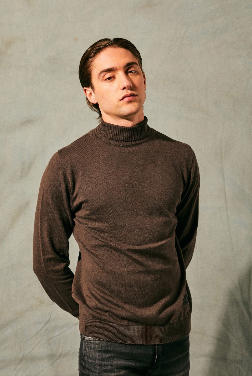 SWEATER GARAGE HIGH-NECK