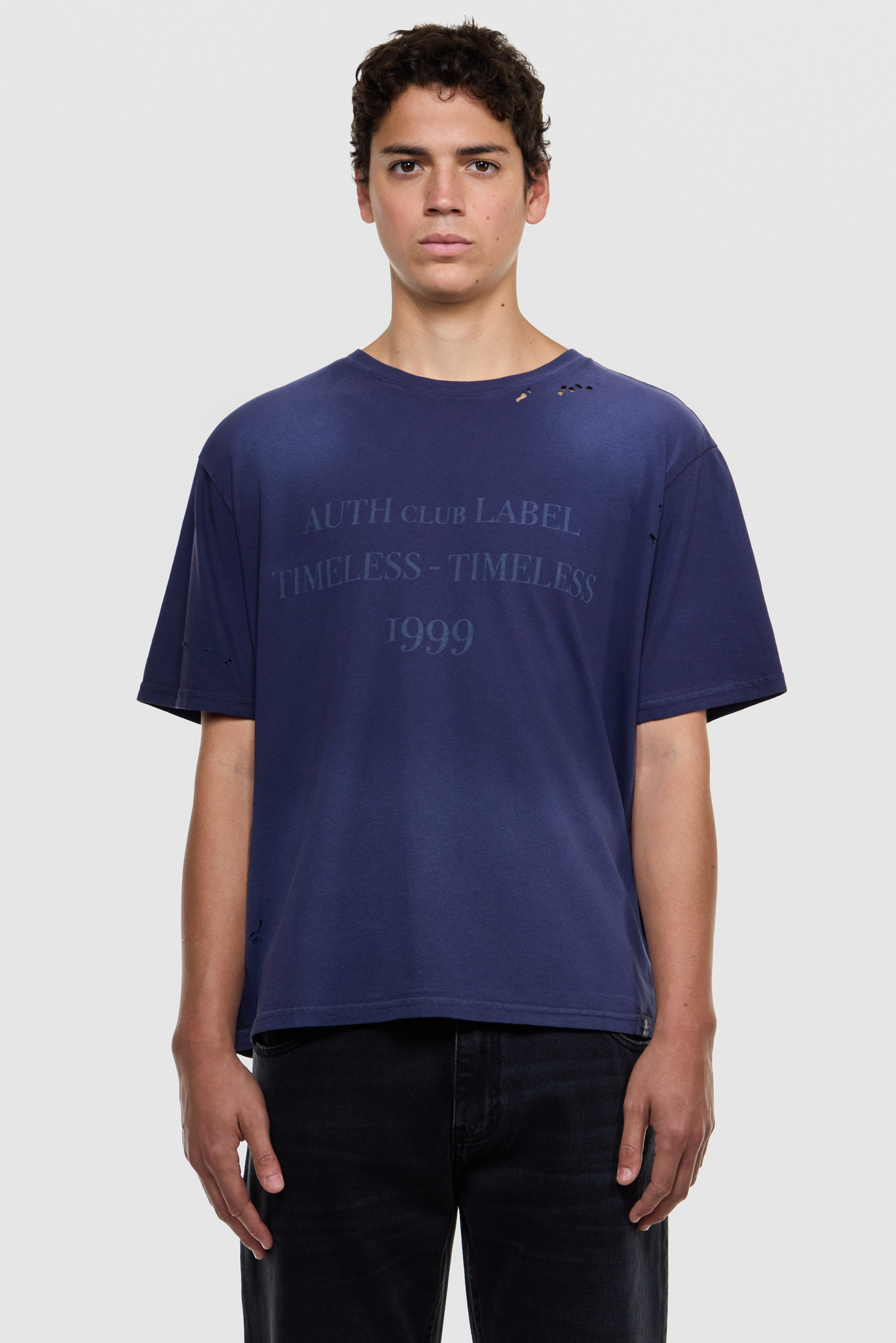 REMERA AUTHENTICS TIMELESS